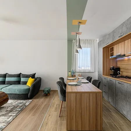 B-Holiday Luxury Apartments Urban Plaza Brasov Exterior photo