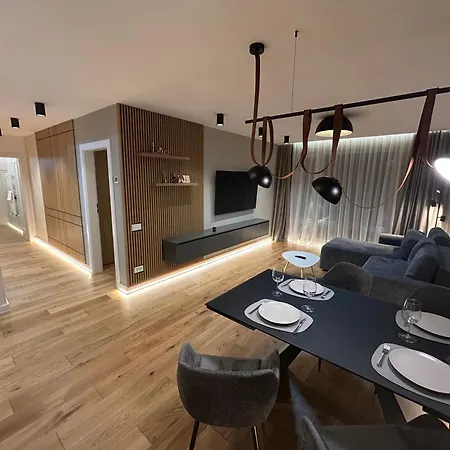 B-Holiday Luxury Apartments Urban Plaza Brasov Exterior photo