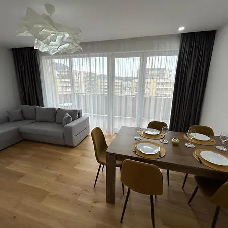 B-Holiday Luxury Apartments Urban Plaza Brasov Exterior photo