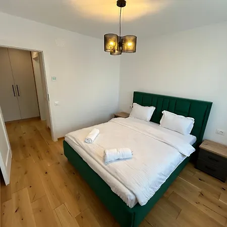 B-Holiday Luxury Apartments Urban Plaza Brasov Exterior photo