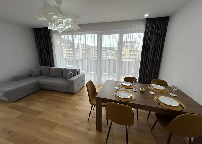 B-Holiday Luxury Apartments Urban Plaza