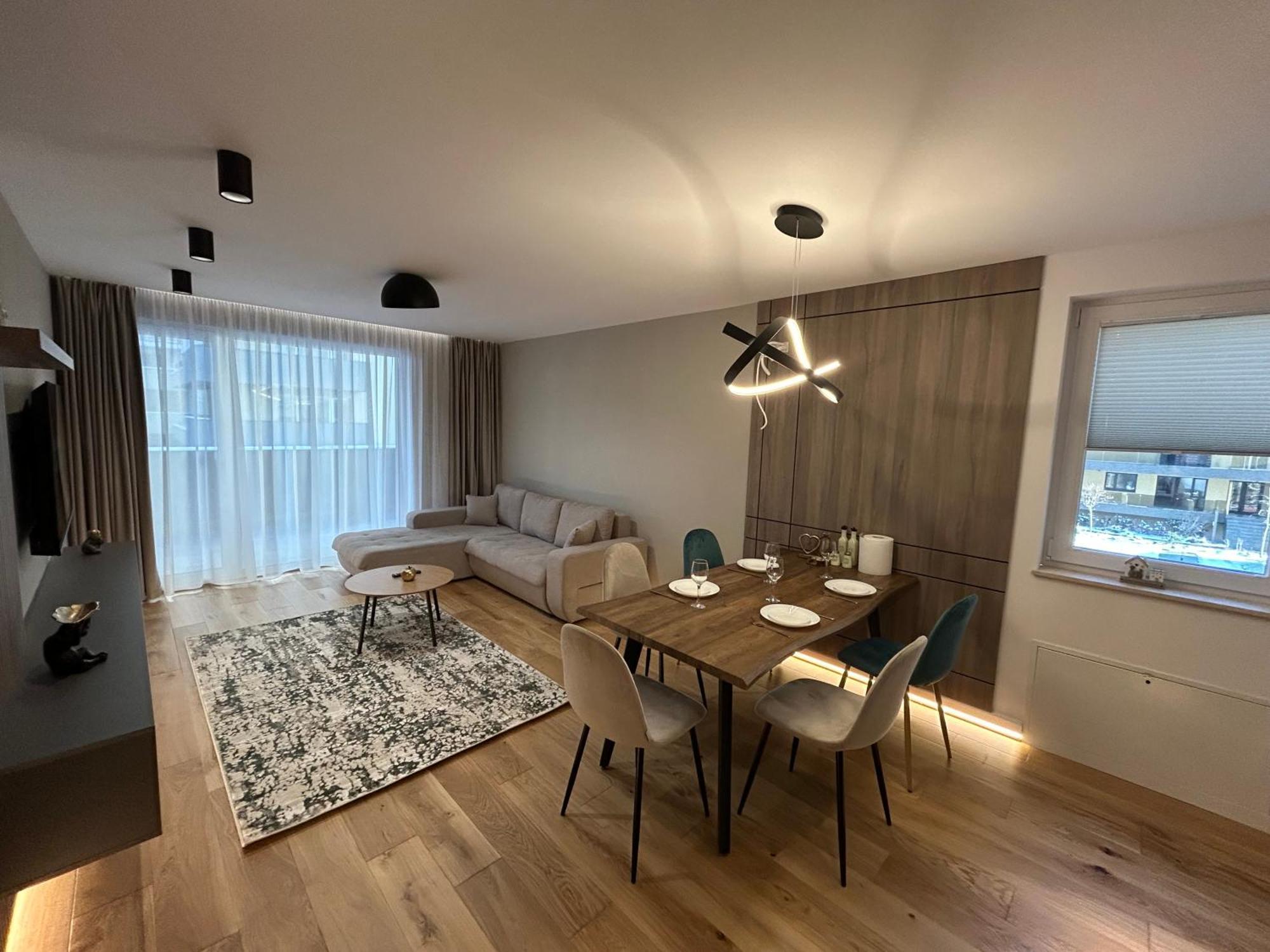 Apartment B-holiday Luxury Urban Plaza Brasov
