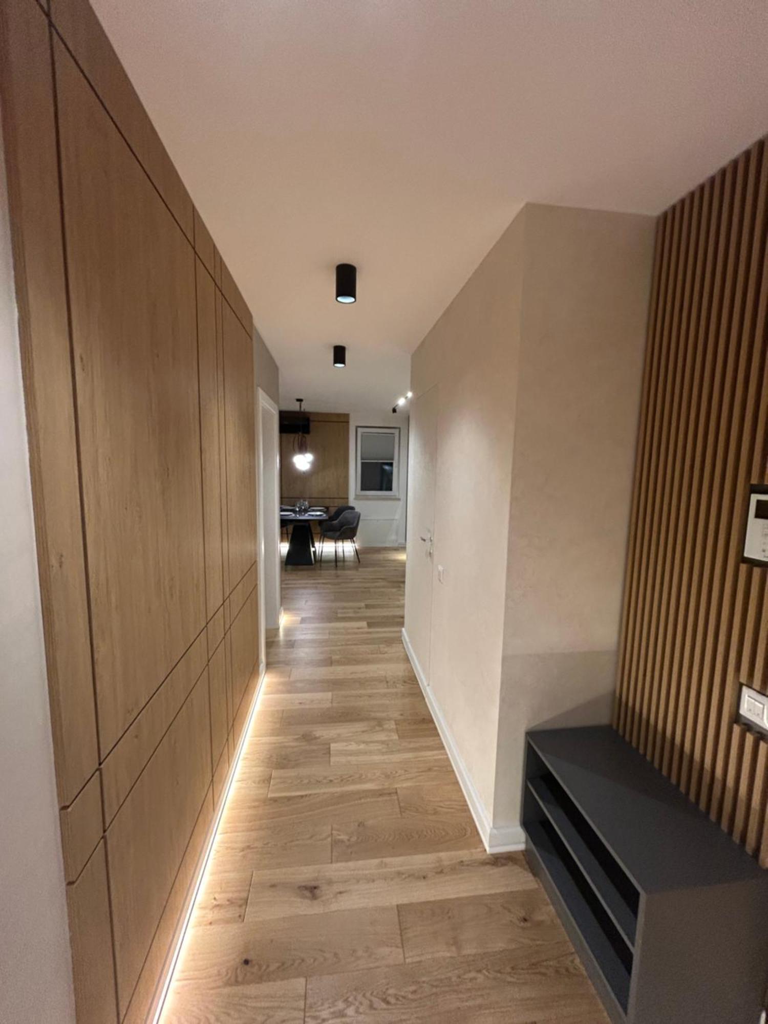 B-holiday Luxury Urban Plaza Apartment *
