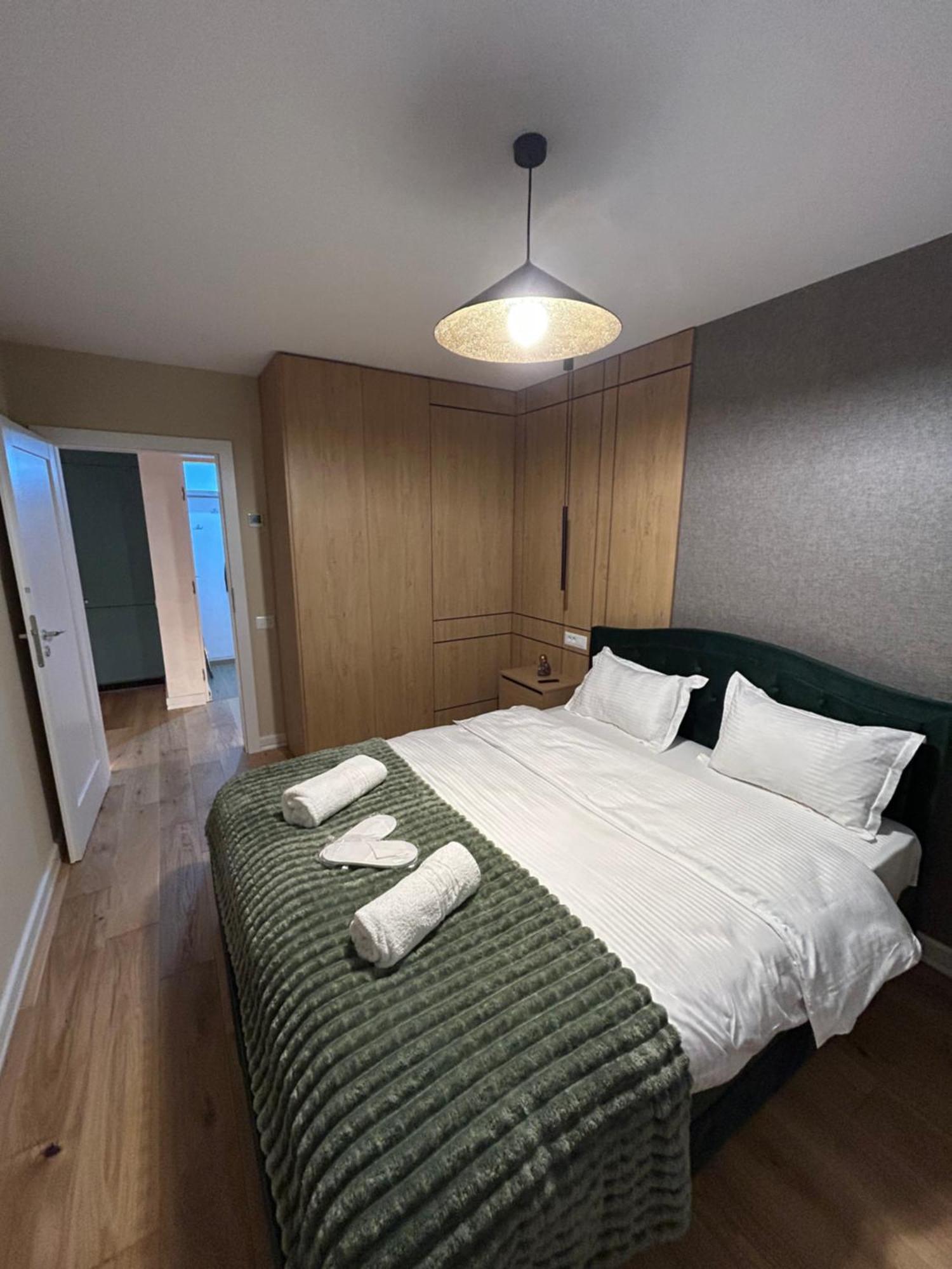 B-holiday Luxury Urban Plaza Apartment
