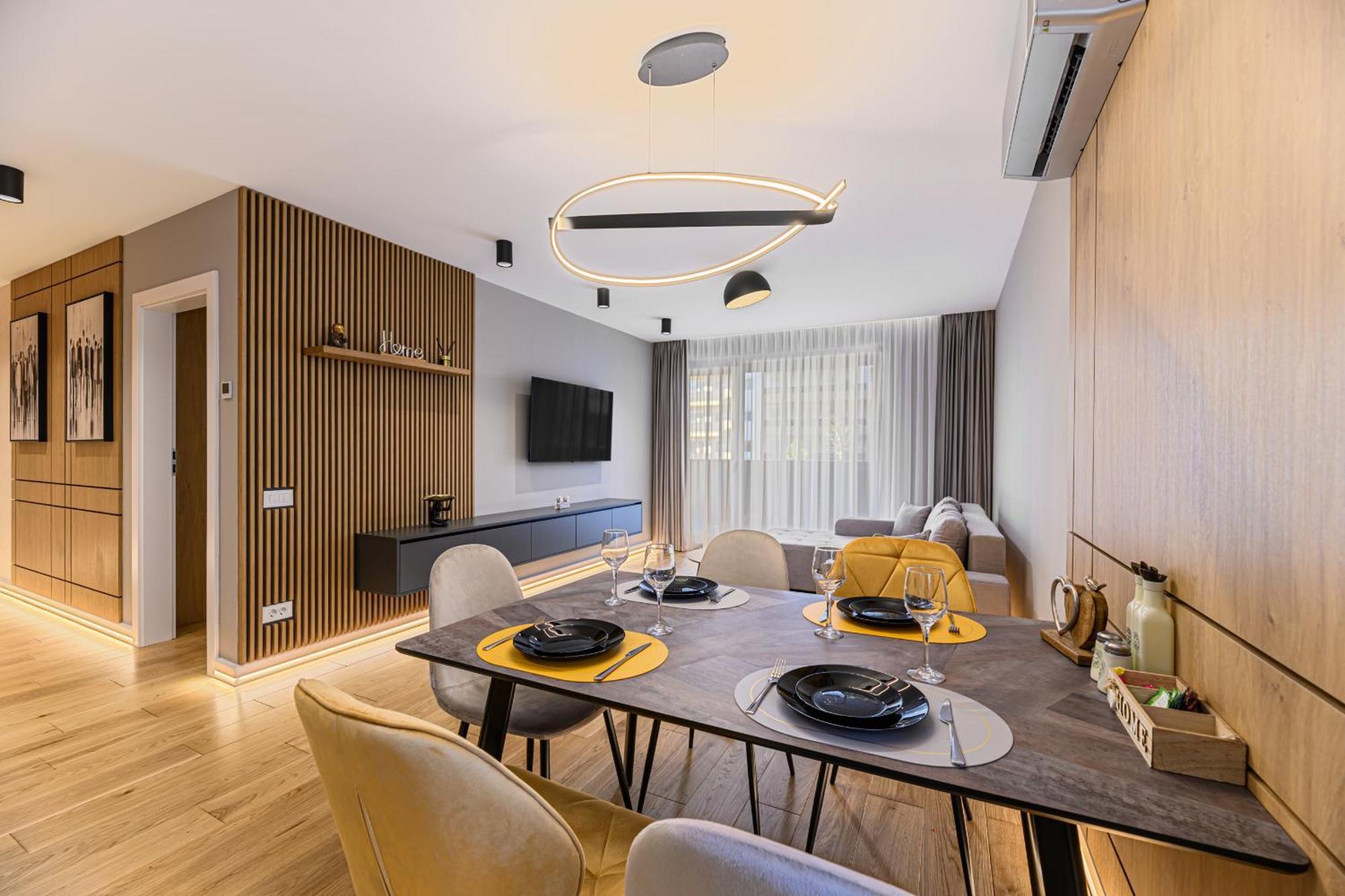 B-holiday Luxury Urban Plaza *