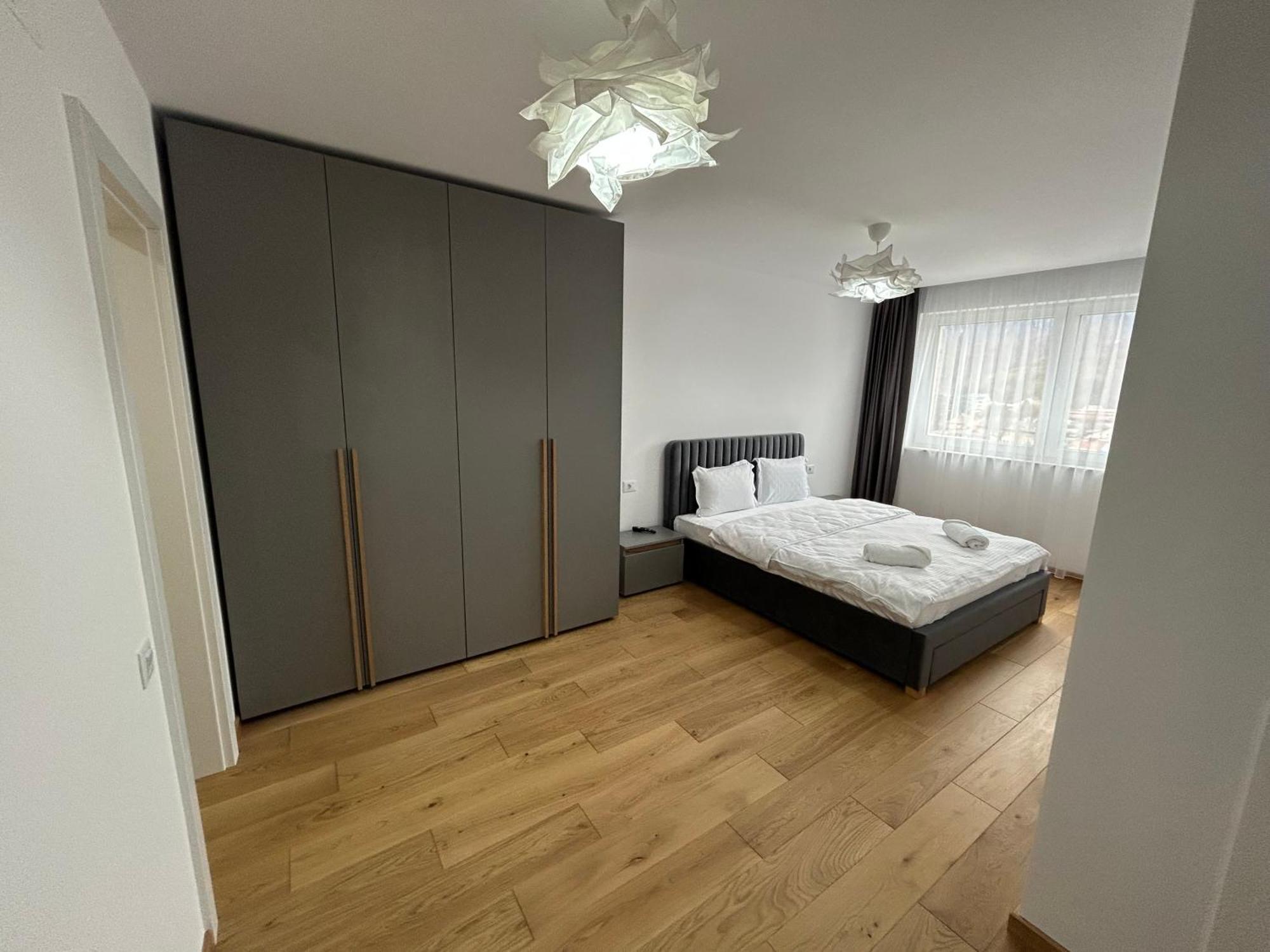 B-holiday Luxury Urban Plaza Apartment