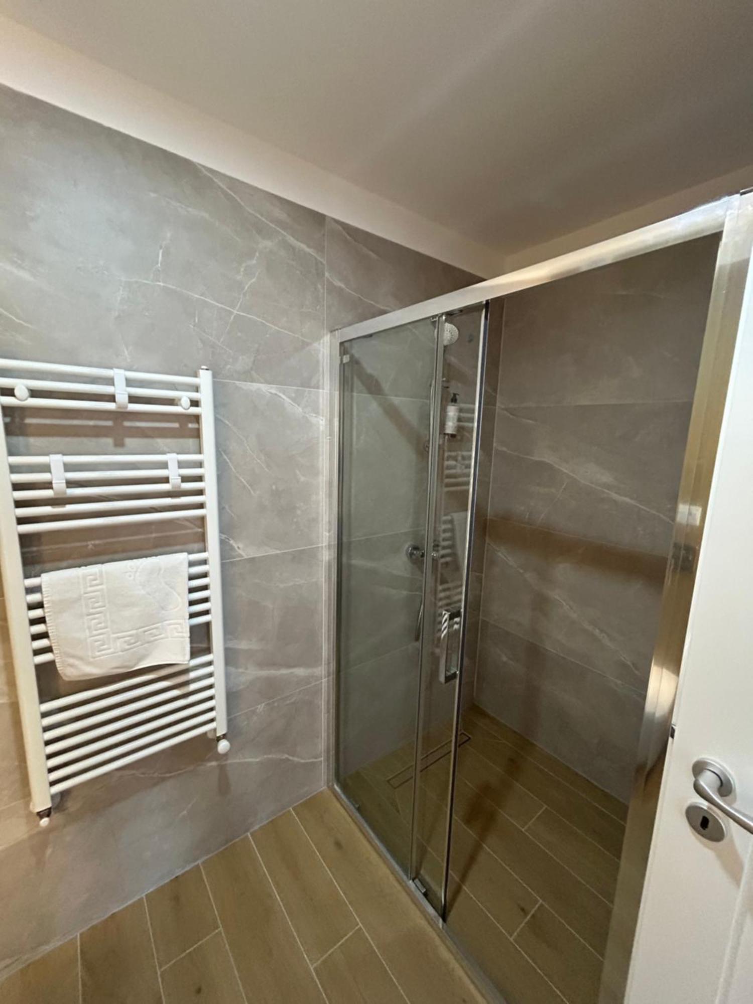 B-holiday Luxury Urban Plaza Apartment *