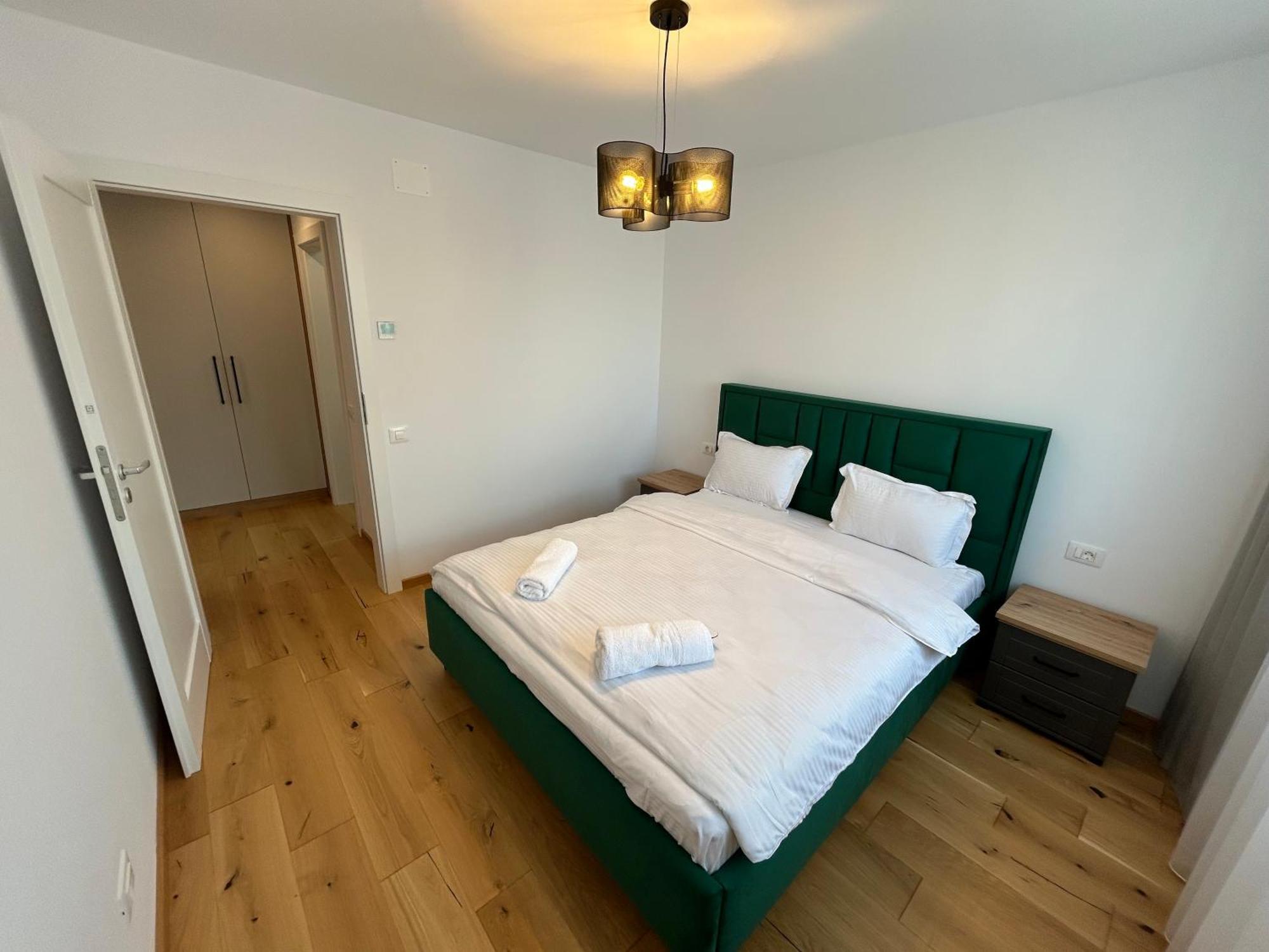 B-holiday Luxury Urban Plaza Apartment *